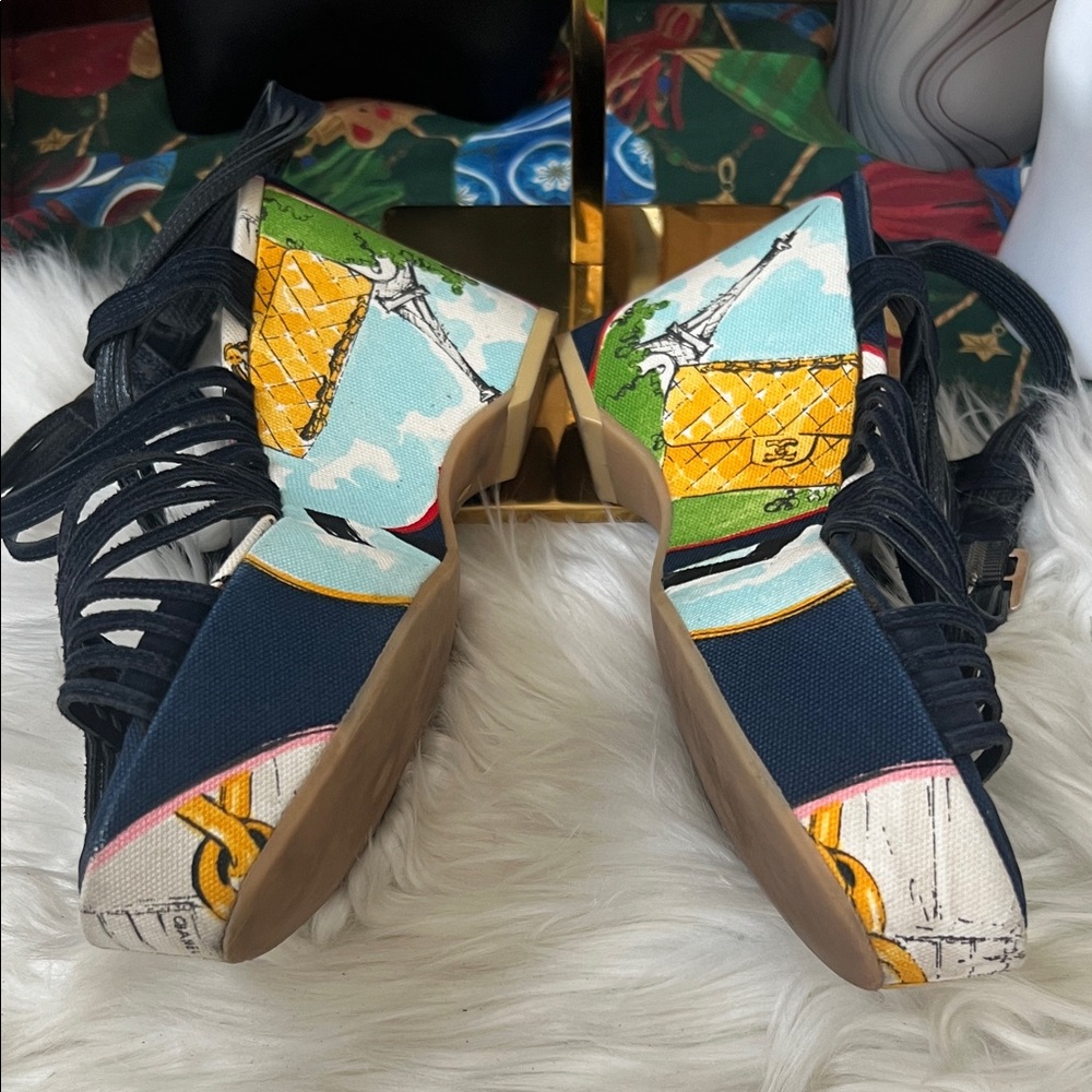 Chanel Vintage Canvas Wedges Sandals in Beautiful Graphic Artwork.